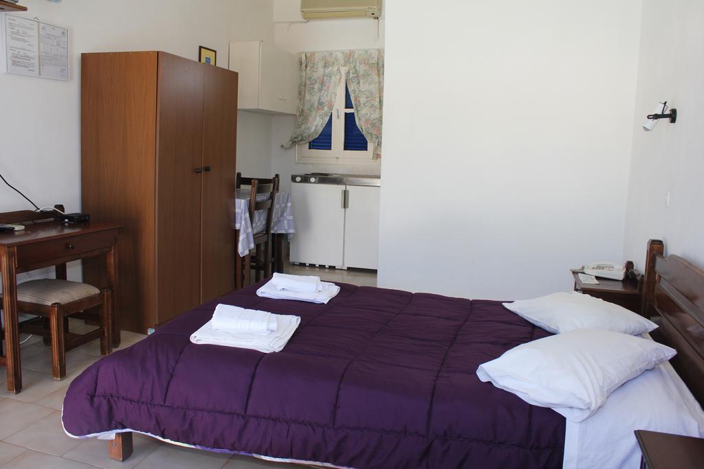Vanas Apartments Spetses Town Exterior photo
