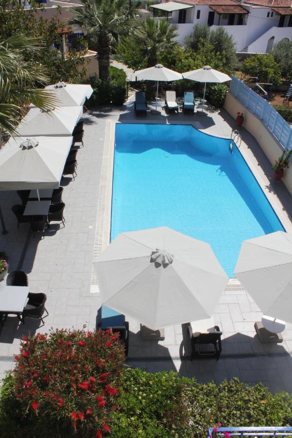 Vanas Apartments Spetses Town Exterior photo