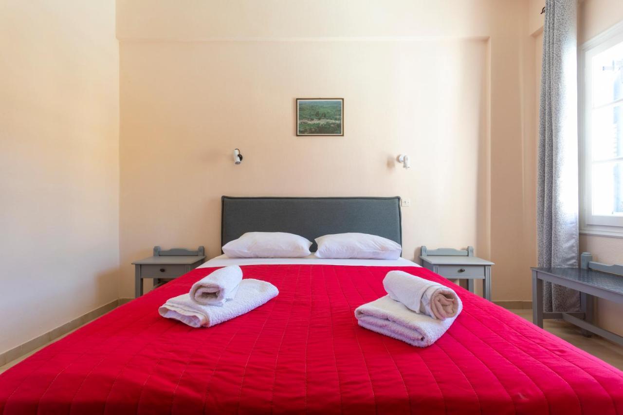 Vanas Apartments Spetses Town Exterior photo
