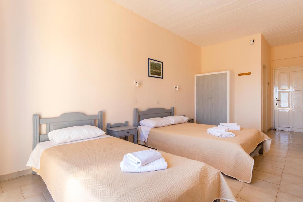 Vanas Apartments Spetses Town Exterior photo