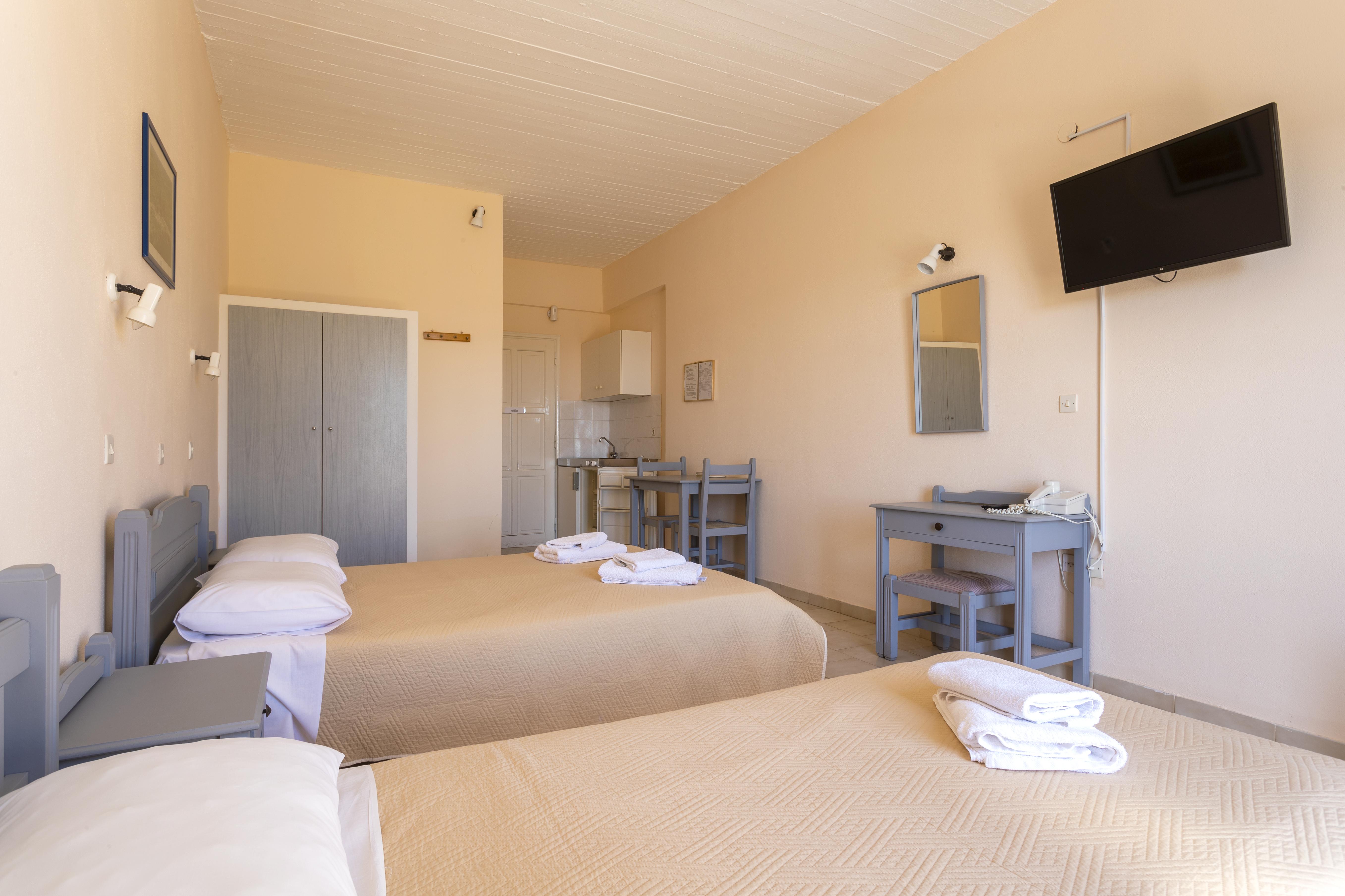 Vanas Apartments Spetses Town Exterior photo