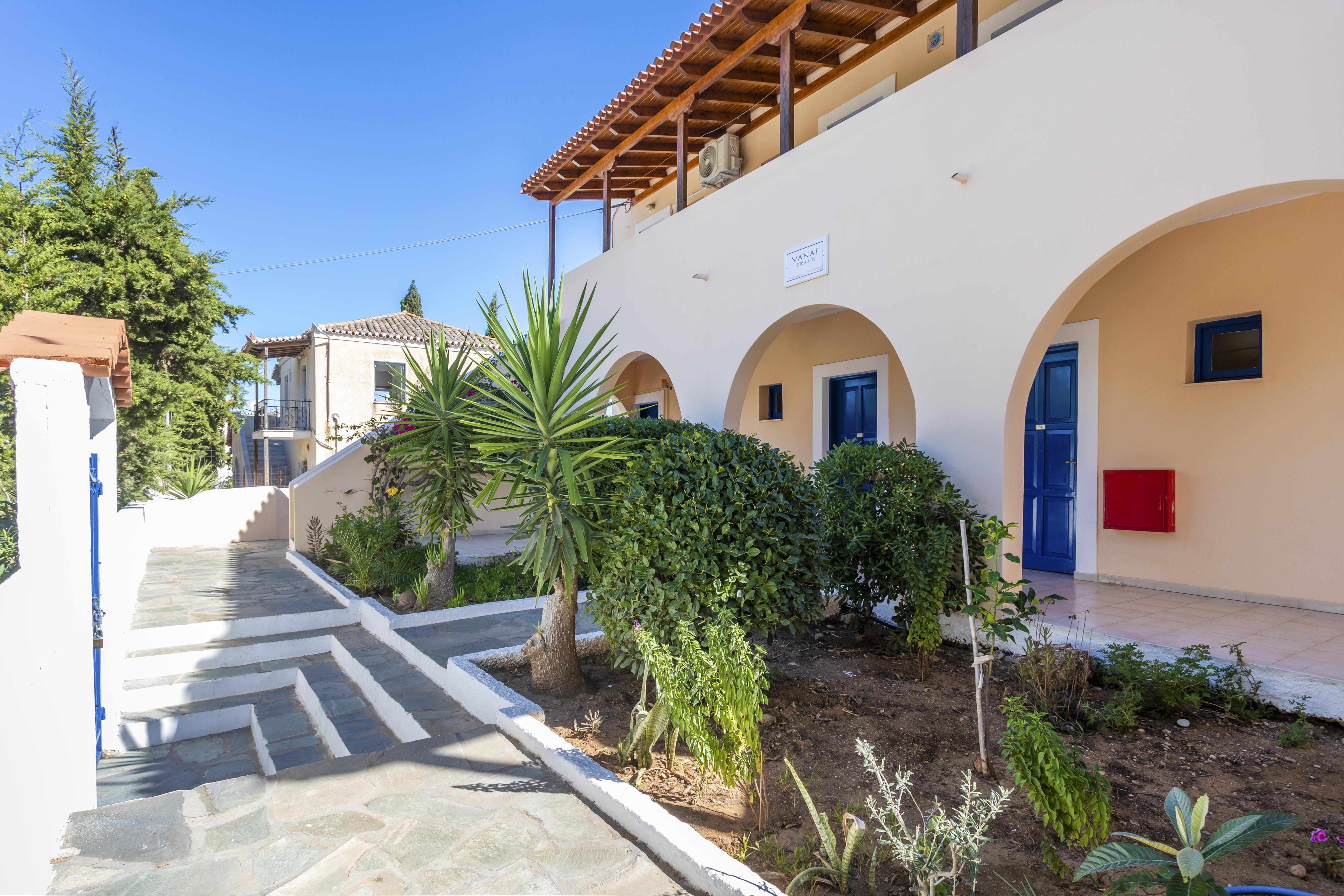 Vanas Apartments Spetses Town Exterior photo