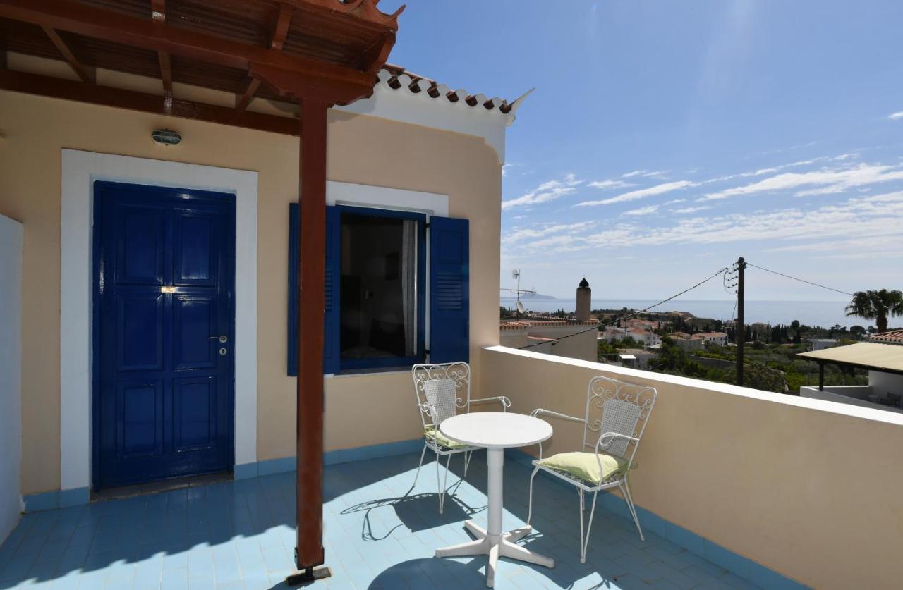 Vanas Apartments Spetses Town Exterior photo