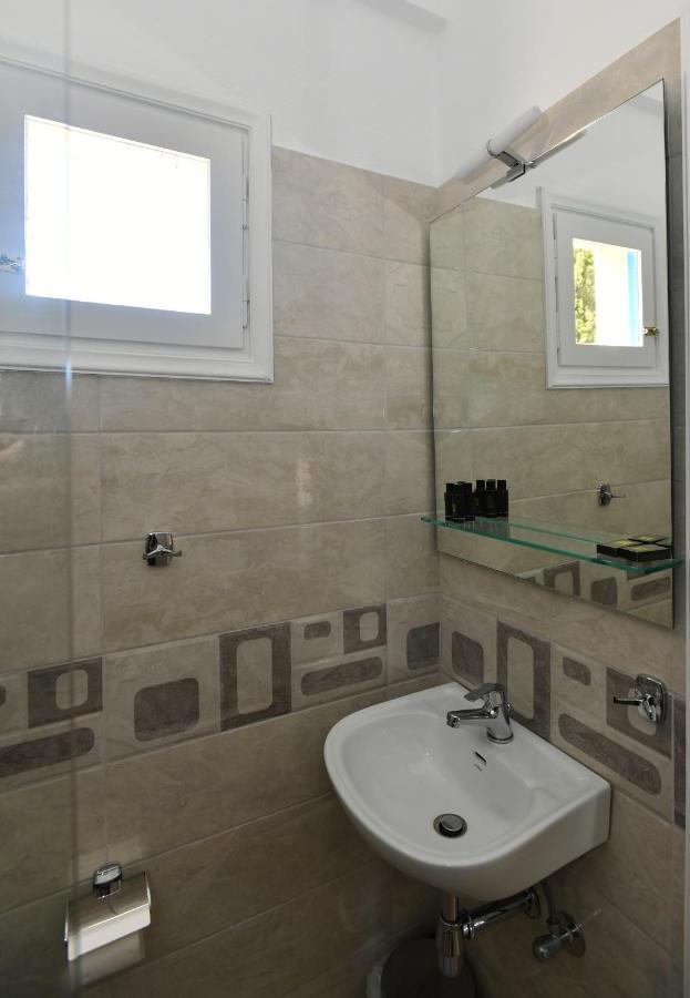 Vanas Apartments Spetses Town Exterior photo