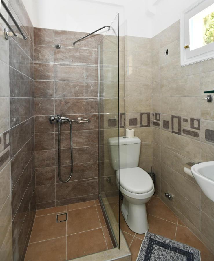 Vanas Apartments Spetses Town Exterior photo